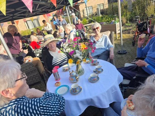 Carousel post from Oxbow Manor Care Home.