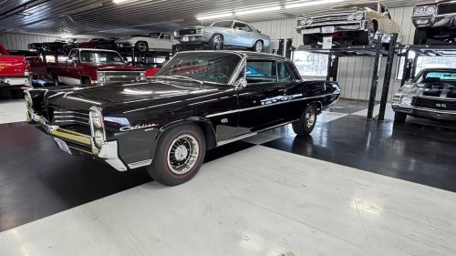 Carousel post from Ohio Corvettes and Muscle Cars.