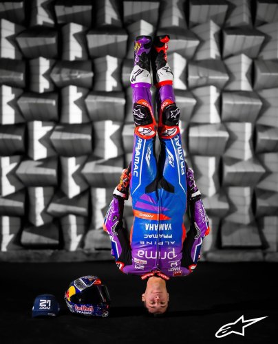 Photo post from motomax.