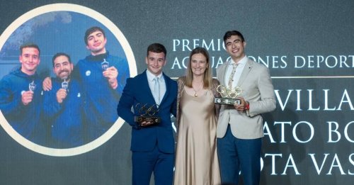 Carousel post from pelotavascachile.