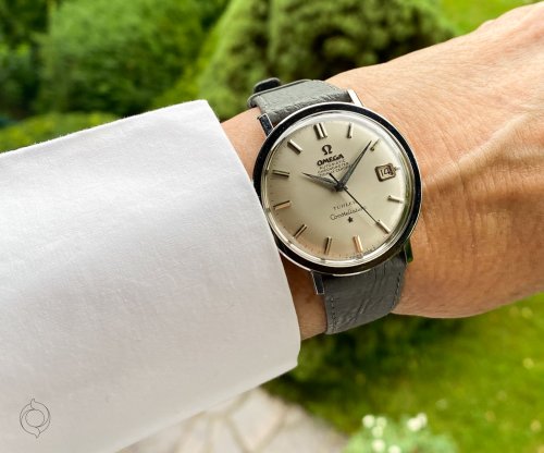 Carousel post from schoenesammleruhren.