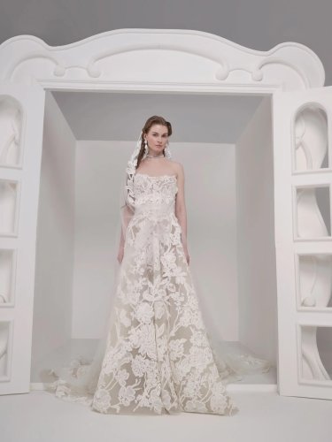 Carousel post from lelitebridal.