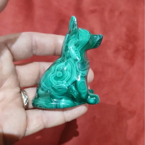 Carousel post from lemondemagiquedescristaux.