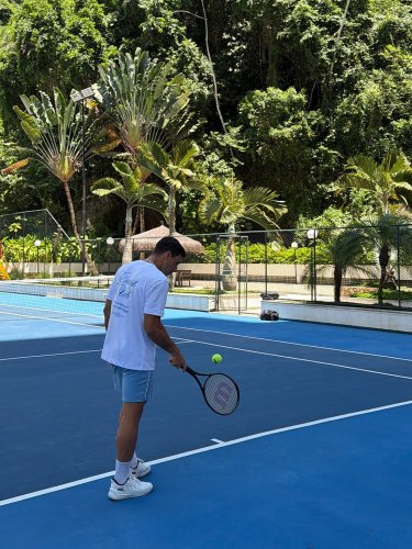 Carousel post from liveoficial.