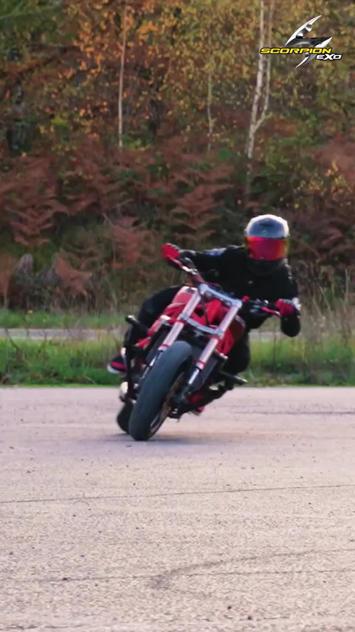 Video post from motomax.