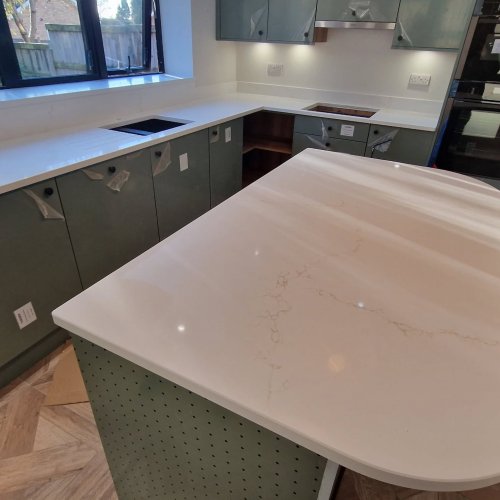 Carousel post from ellocoworktops.