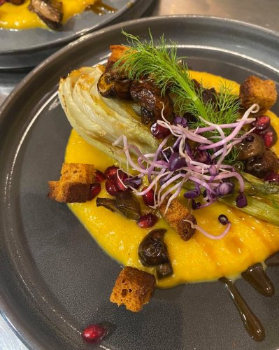 Carousel post from miditreizepontarlier.