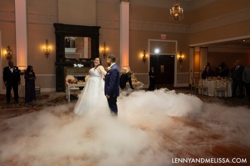 Carousel post from thecurvybridenj.