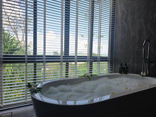 Carousel post from nokuphuket.