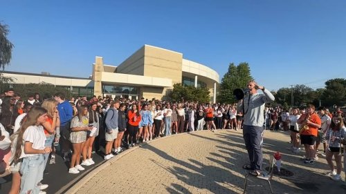 Video post from mchsdistrict111.