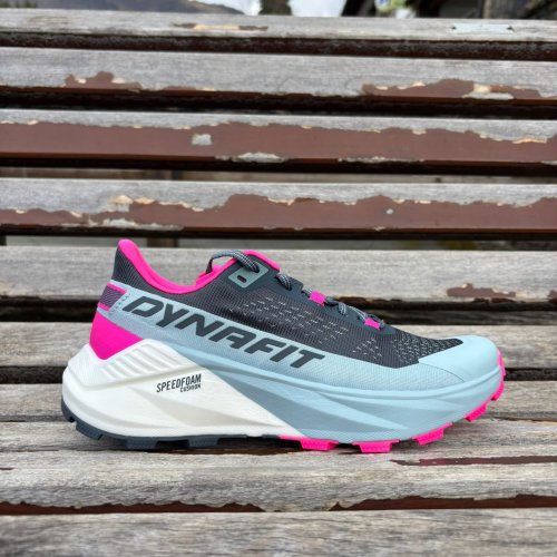 Carousel post from almareafootwear.