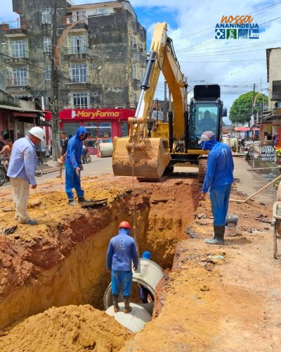 Carousel post from ananindeuapma.