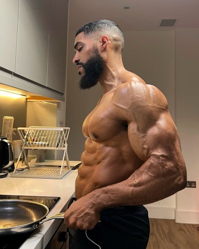 Carousel post from ph_gains.