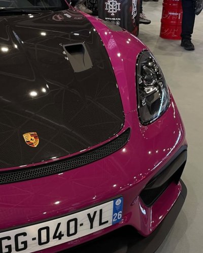 Carousel post from salonautolyon.