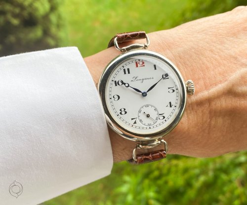 Carousel post from schoenesammleruhren.