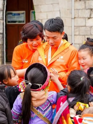 Carousel post from dc.artgallery.