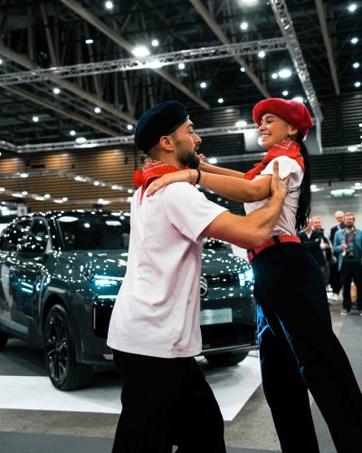 Carousel post from salonautolyon.