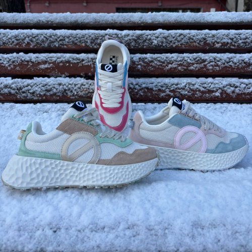 Carousel post from almareafootwear.