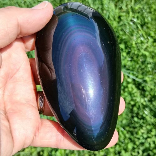 Carousel post from lemondemagiquedescristaux.