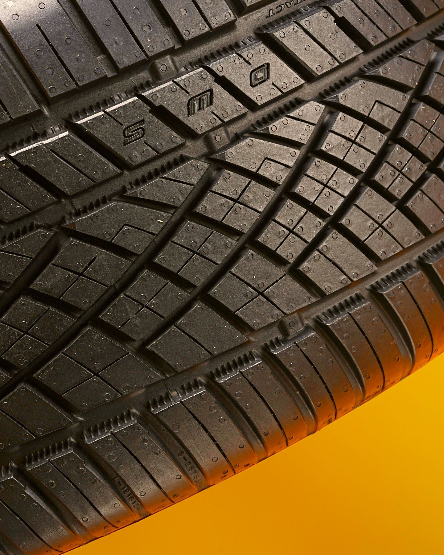 Continental ExtremeContact DWS-06 Plus | High Performance All Seasons