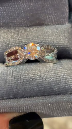 Video post from annelizabethjewelry.