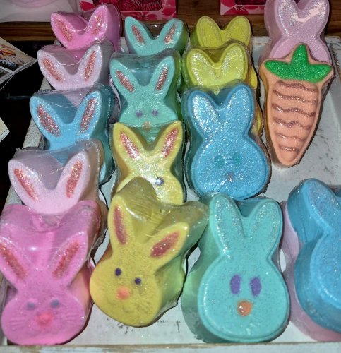 Carousel post from niftygiftynorfolk.