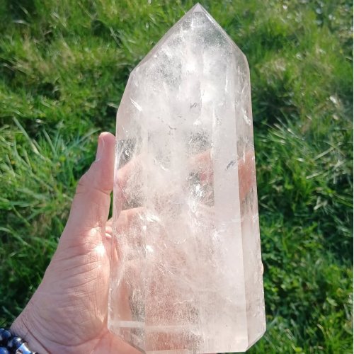 Carousel post from lemondemagiquedescristaux.