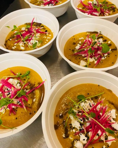 Carousel post from miditreizepontarlier.