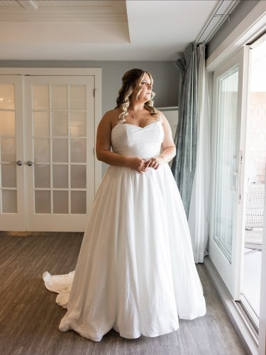 Carousel post from thecurvybridenj.