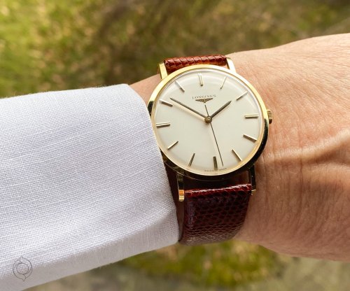 Carousel post from schoenesammleruhren.