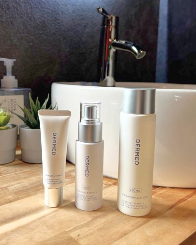 Carousel post from dermed_official.