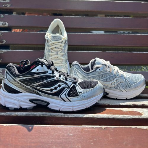 Carousel post from almareafootwear.