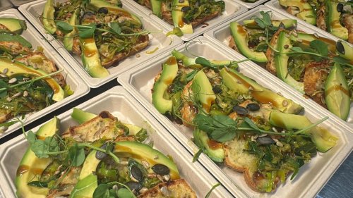 Carousel post from miditreizepontarlier.