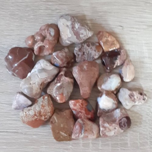 Carousel post from lemondemagiquedescristaux.