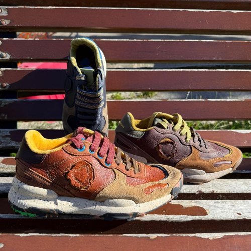 Carousel post from almareafootwear.