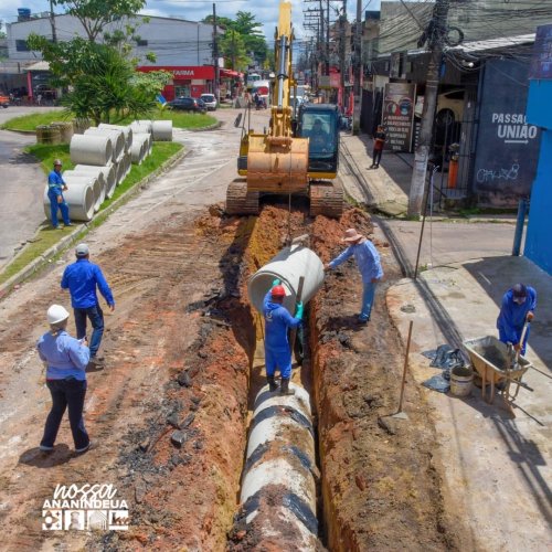 Carousel post from ananindeuapma.