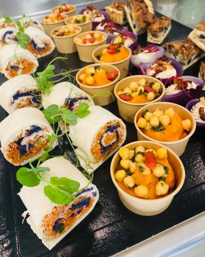 Carousel post from miditreizepontarlier.