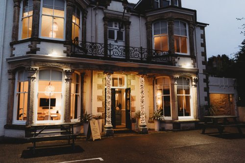 Carousel post from hotelvaratruro.