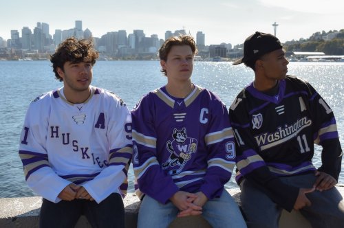 Carousel post from uw_icehockey.
