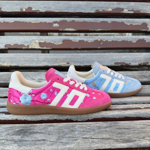 Carousel post from almareafootwear.