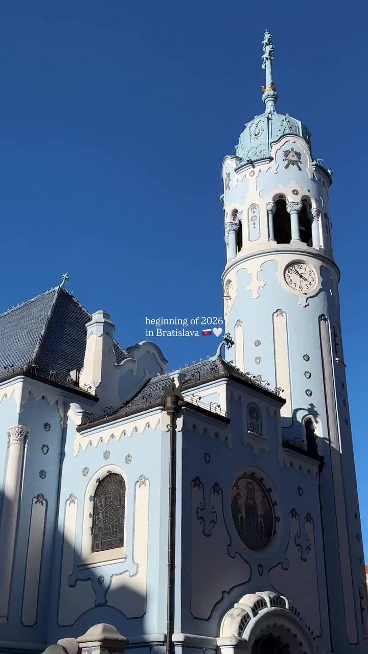 Video post from karinasaktura.