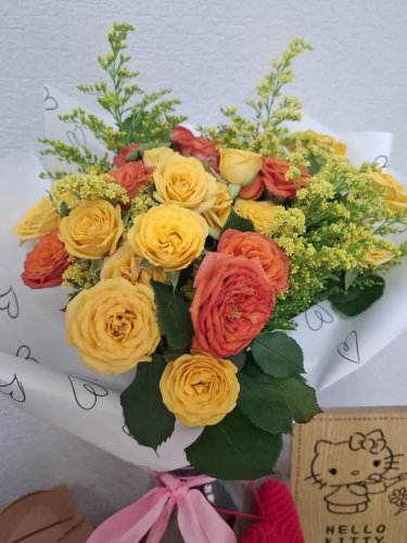 Carousel post from la_gifteria.