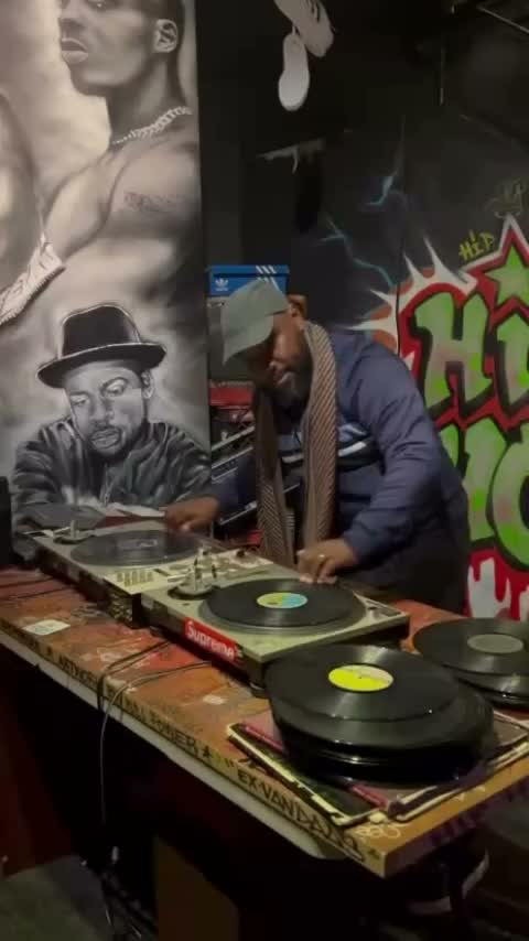 Video post from oscarnganga.