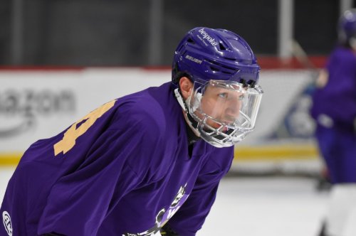Carousel post from uw_icehockey.