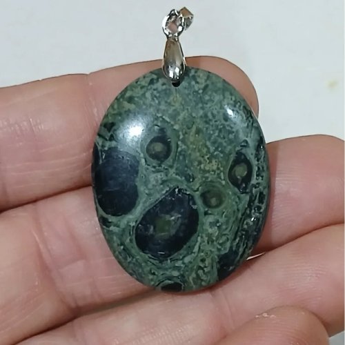 Carousel post from lemondemagiquedescristaux.