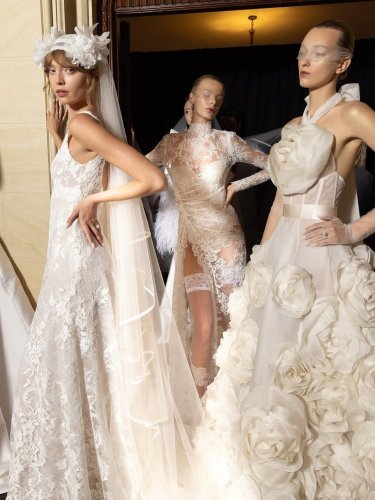 Carousel post from lelitebridal.