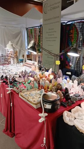 Video post from lemondemagiquedescristaux.