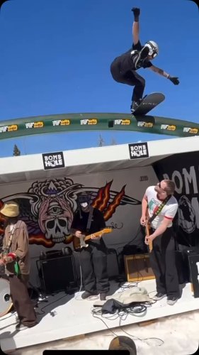 Video post from gnusnowboards.