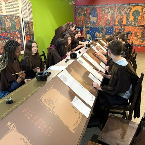 Carousel post from ellacuriazurbaranbhi.