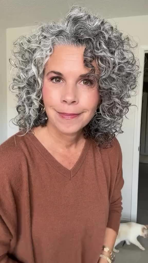 Video post from mixedchickshair.